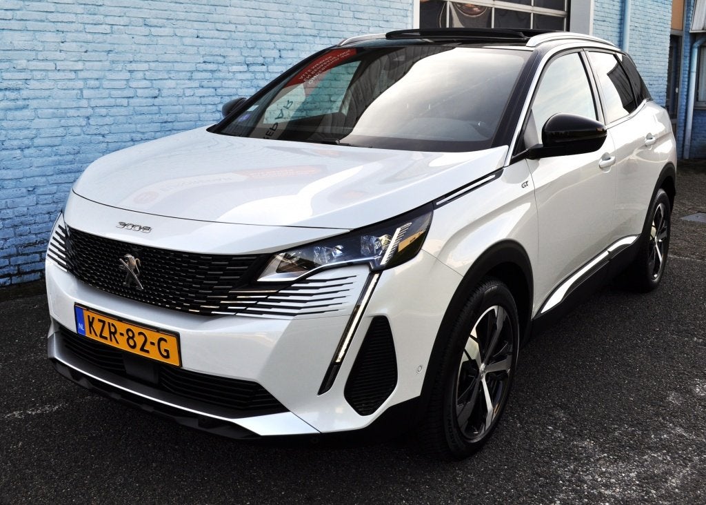 Peugeot 3008 1.2 GT Aut elstoel mass sv leer schd Al Focal a, Auto's, 12 maanden, Gebruikt, 1199 cc, Wit
