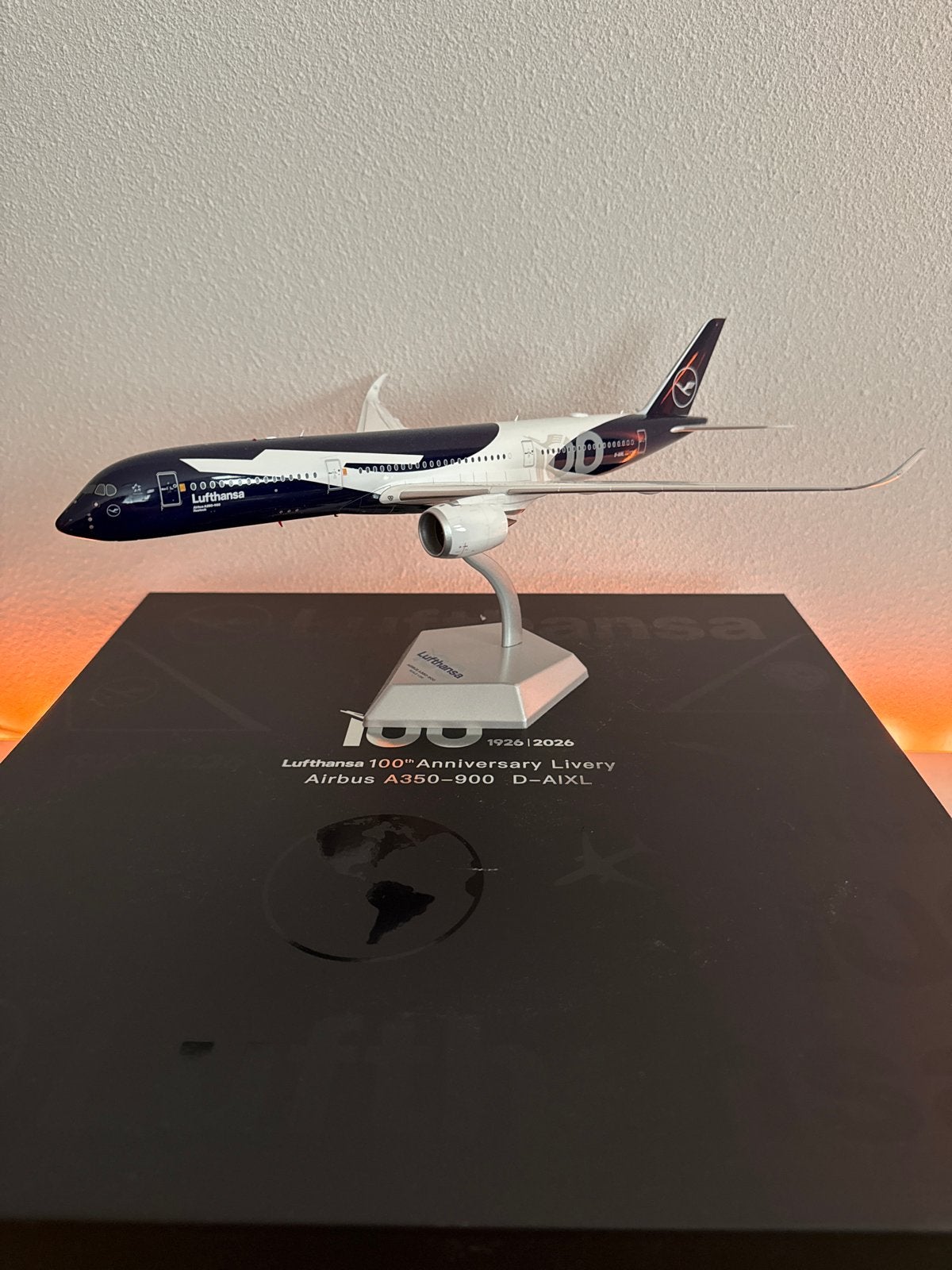 Lufthansa A350-900 100 Jaar Livery - SQ Wings 1/200, Overige merken, 1:144 tot 1:200, Ophalen of Verzenden, Zo goed als nieuw