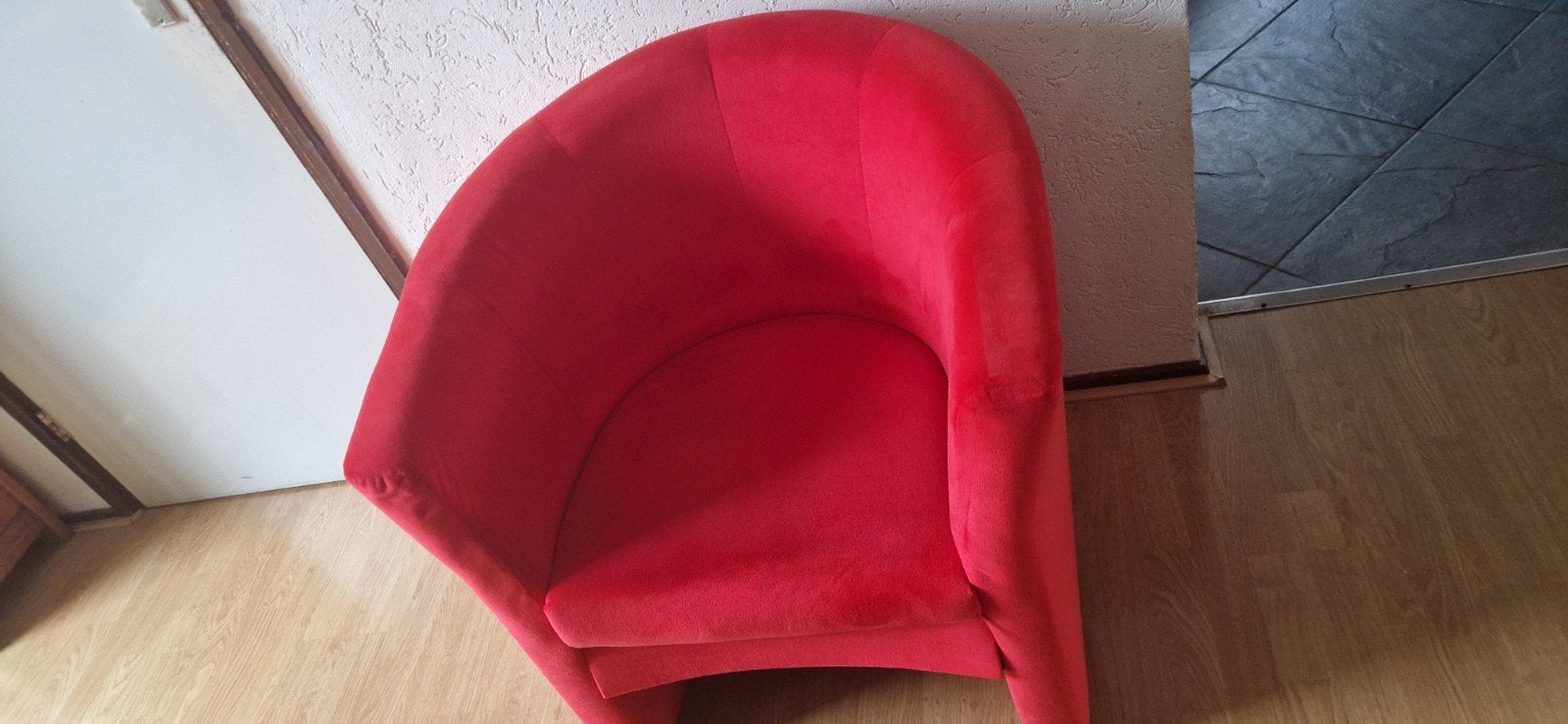 Prachtige Rode Velvet Schelp Fauteuil – Eyecatcher!, Huis en Inrichting, Ophalen, 75 tot 100 cm, Zo goed als nieuw, Stof