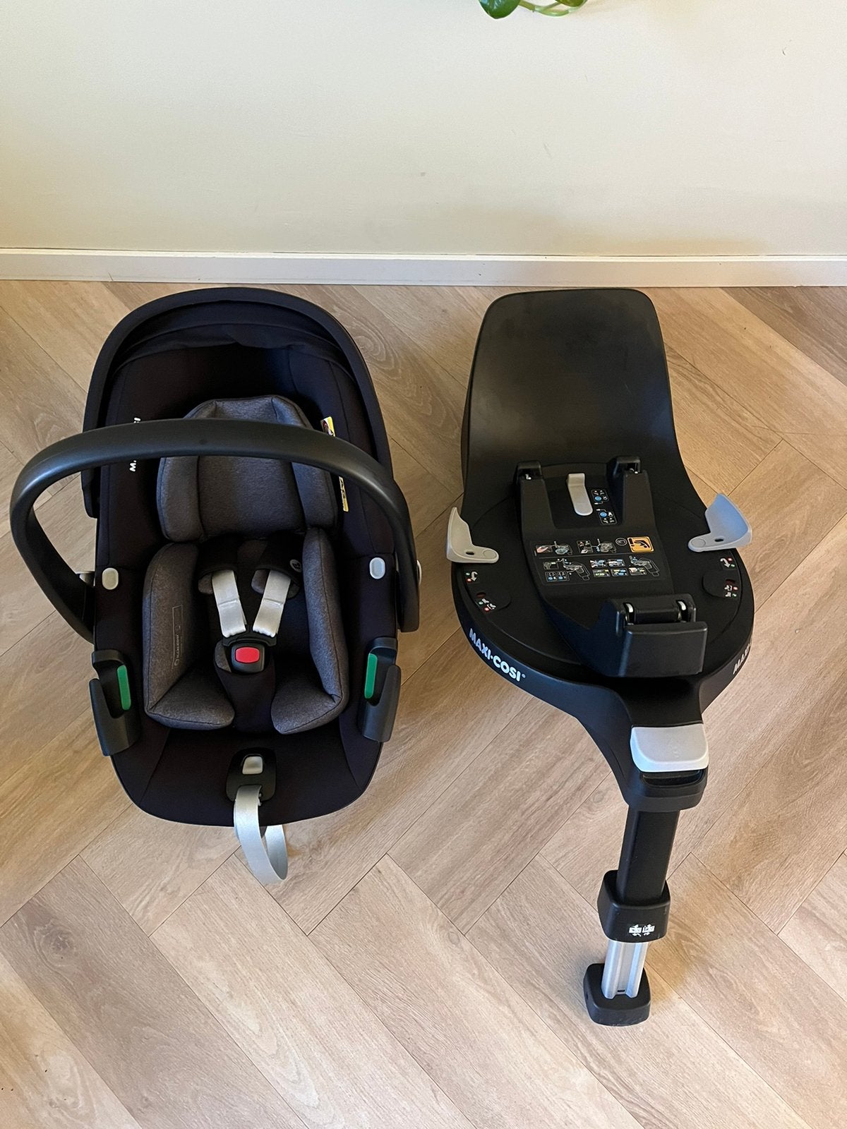 ZGAN Maxi cosi pebble 360 graden met familyfix, Kinderen en Baby's, Ophalen, Zo goed als nieuw, Isofix, 0 t/m 13 kg