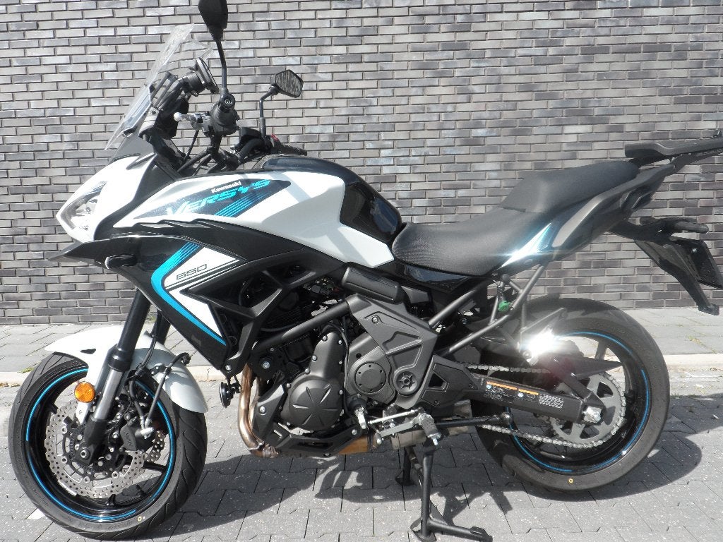 Kawasaki Versys 650 . Bj 2025. 3460 km. Met accessoires!., 2 cilinders, Occasion, Motorrijbewijs A, Particulier