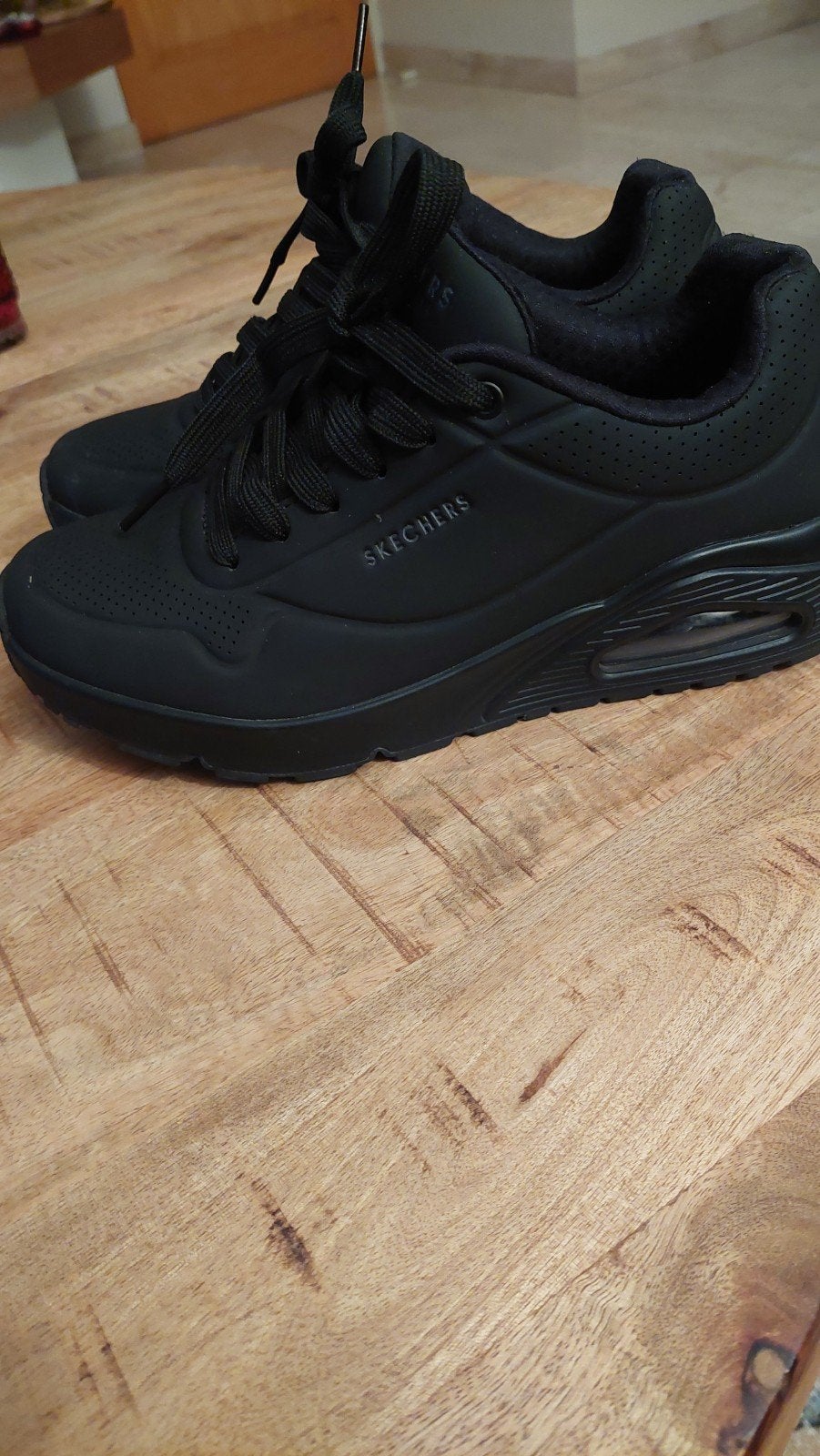 Zwarte sneakers ,maat 39,vallen klein, zijn eerder 38,5, Skechers, Zwart, Ophalen of Verzenden, Sneakers of Gympen