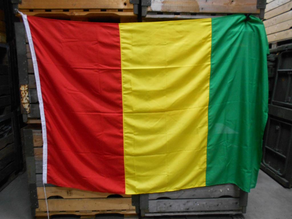 Scheepsvlag Shipmate vlag Nat. Guinea Ca 150x225 cm, Diversen, Vlaggen en Wimpels, Ophalen of Verzenden, Nieuw