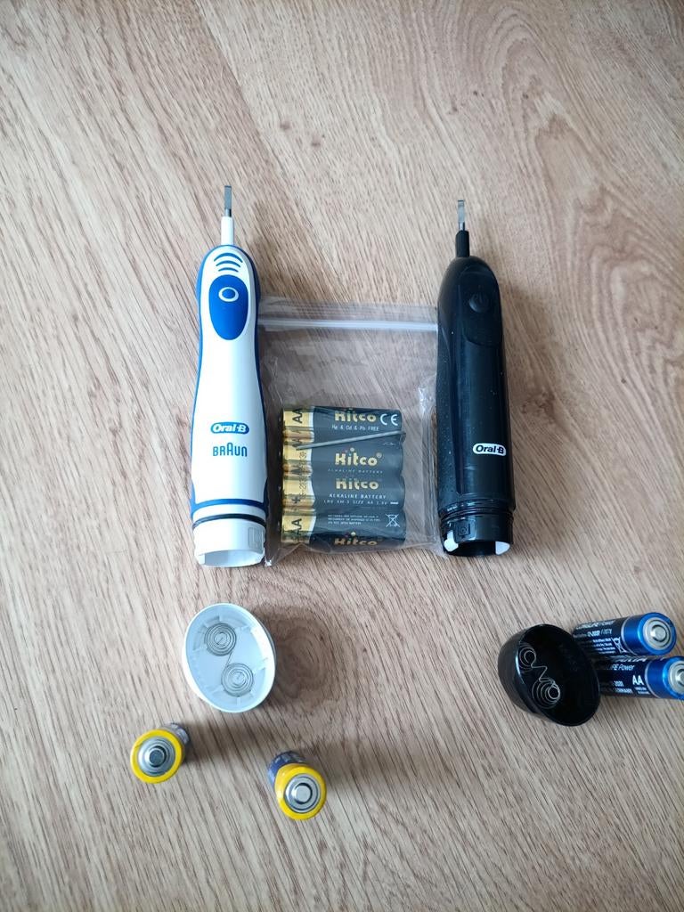 Oral B electric toothbrush, Ophalen of Verzenden, Tandenborstel