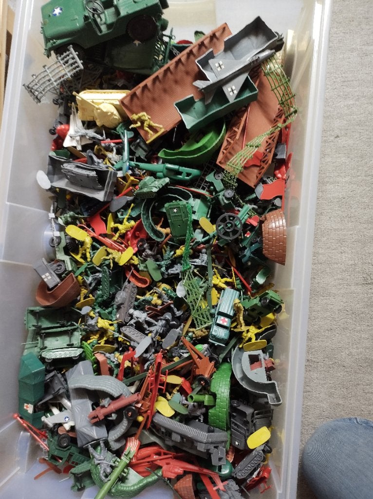 Plastic soldaatjes grote verzameling + voertuigen & terrein, Ophalen, Gebruikt