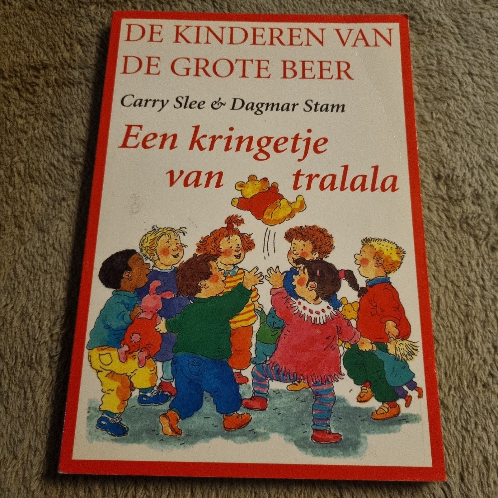 Een kringetje van tralala - Carry Slee & Dagmar Stam, Boeken, Gelezen, Carry Slee & Dagmar Stam, Fictie algemeen, Jongen of Meisje