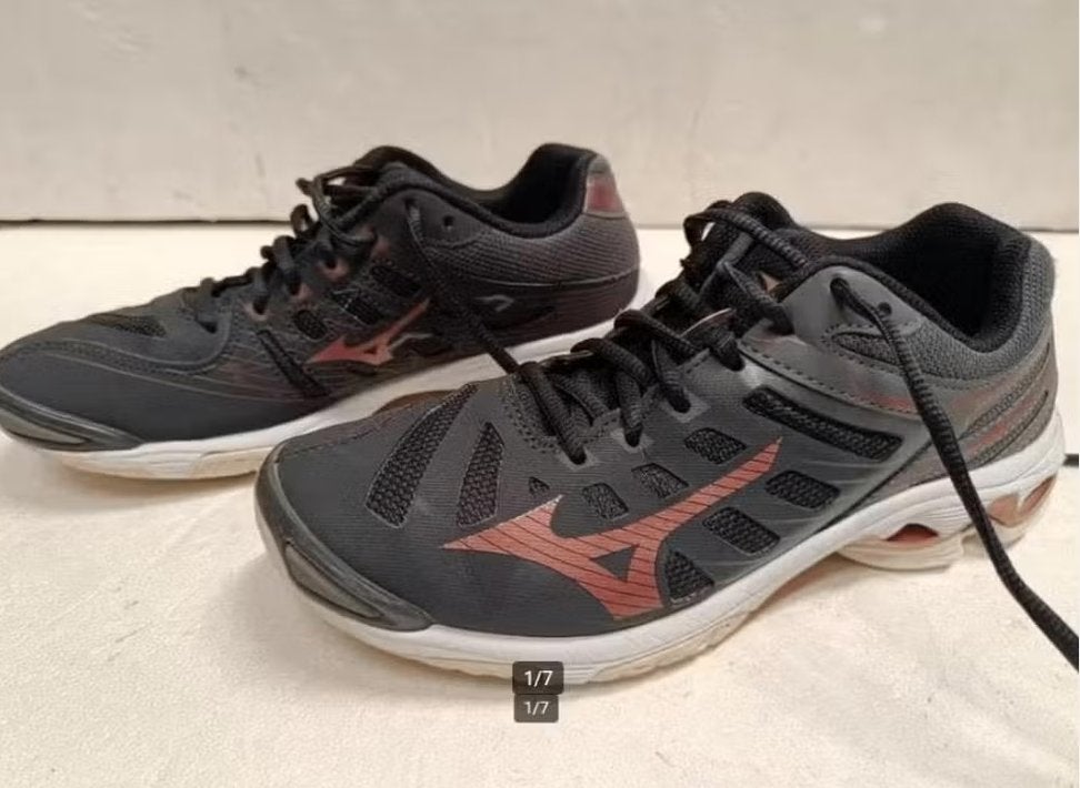Mizuno wave voltage sportschoenen maat 38,5 (24,5cm), Gebruikt, Schoenen, Ophalen of Verzenden
