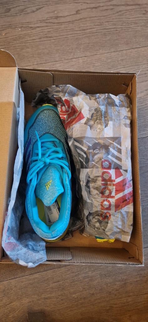 Nieuwe Adidas Hockeyschoenen Dames (kunstgras) - Maat 38,5, Ophalen of Verzenden, Nieuw