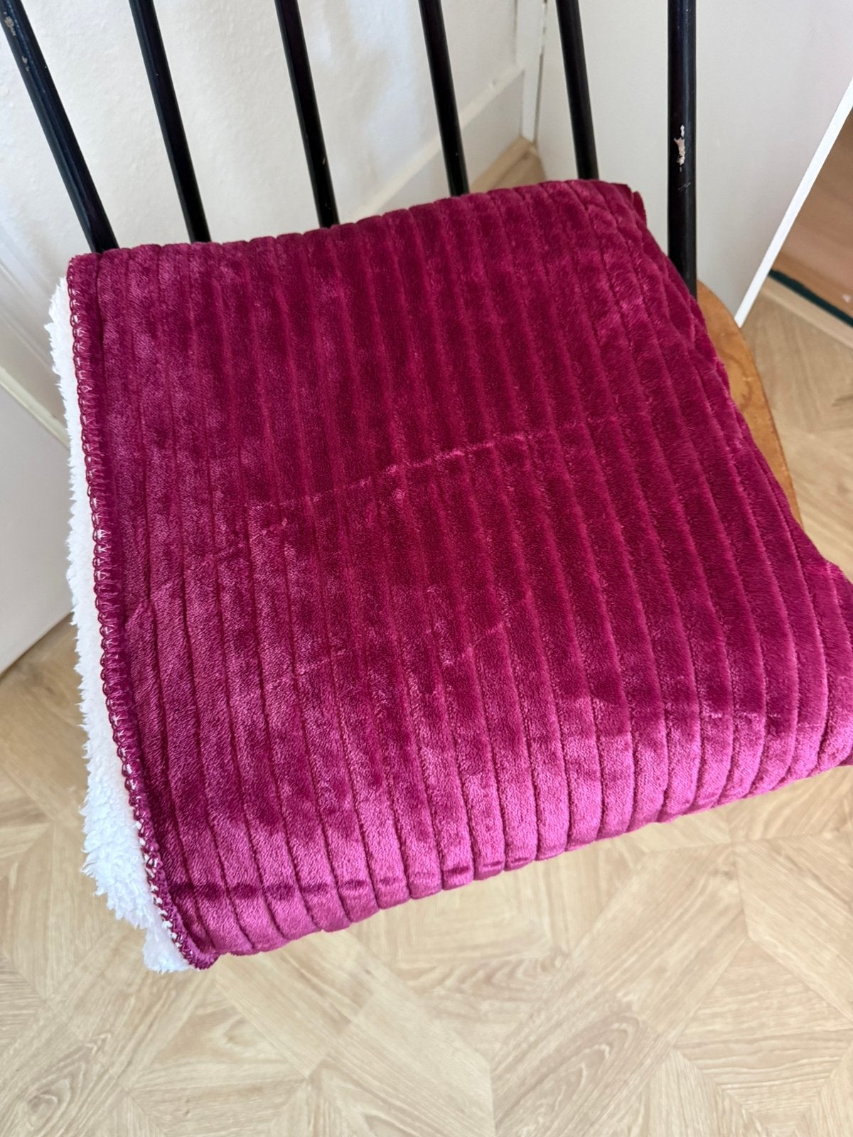 Hema plaid deken zgan bordeauxrood 130x150cm, Huis en Inrichting, Ophalen of Verzenden, Zo goed als nieuw