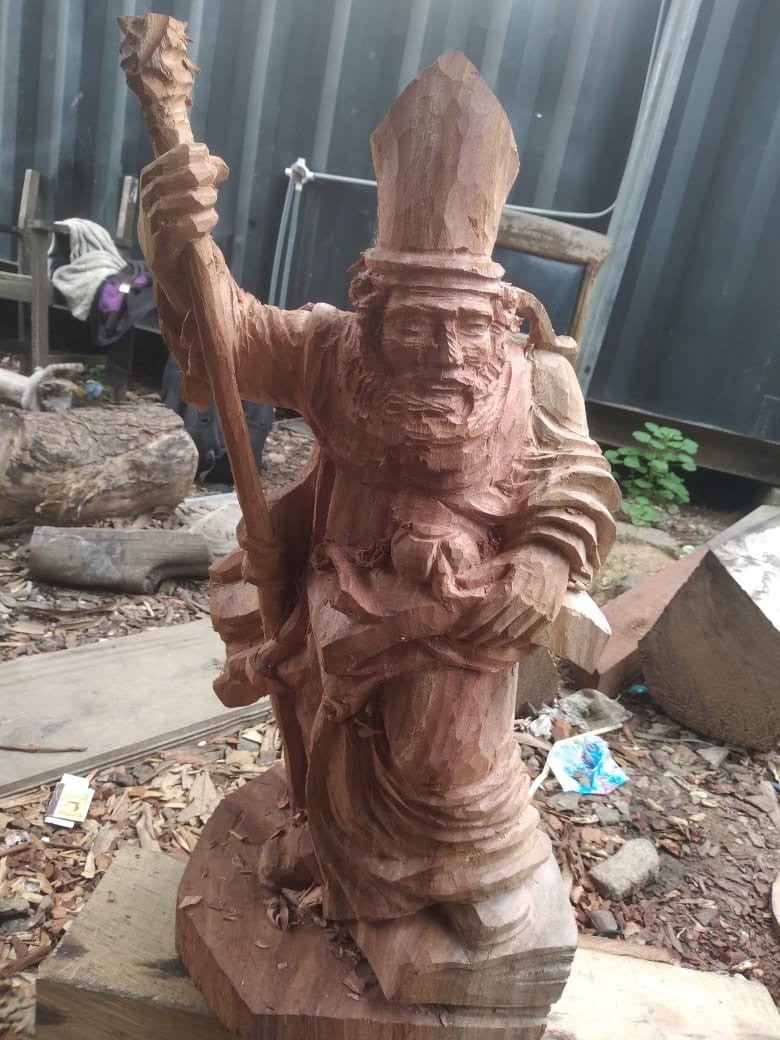 Handgesneden houten beeld van Sint Nicolaas, Handgemaakt, Beeld, Hout, Bruin