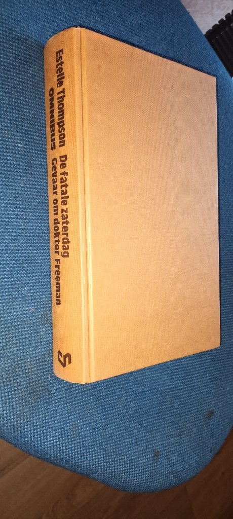 Estelle Thompson Omnibus/Callenbach, Ophalen of Verzenden, Gelezen, Estelle Thompson, Nederland