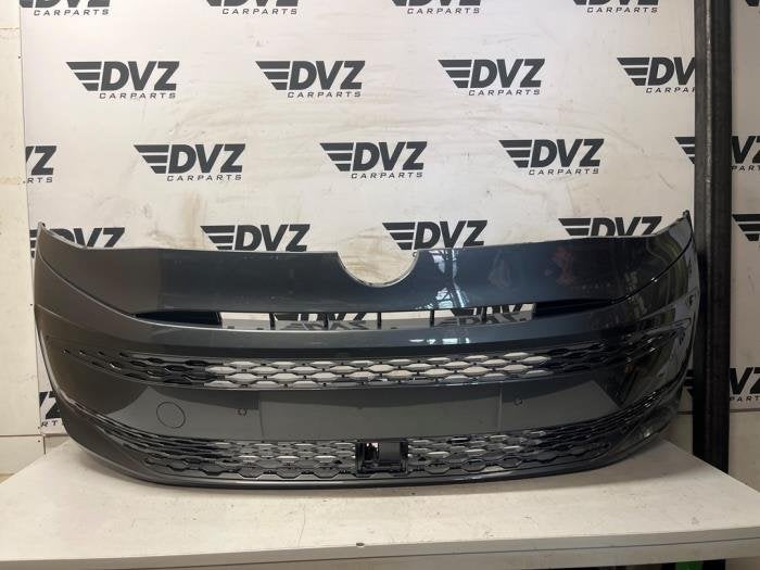 Voorbumper van een Volkswagen Multivan T7 (LR7H), Gebruikt, -, Volkswagen, -