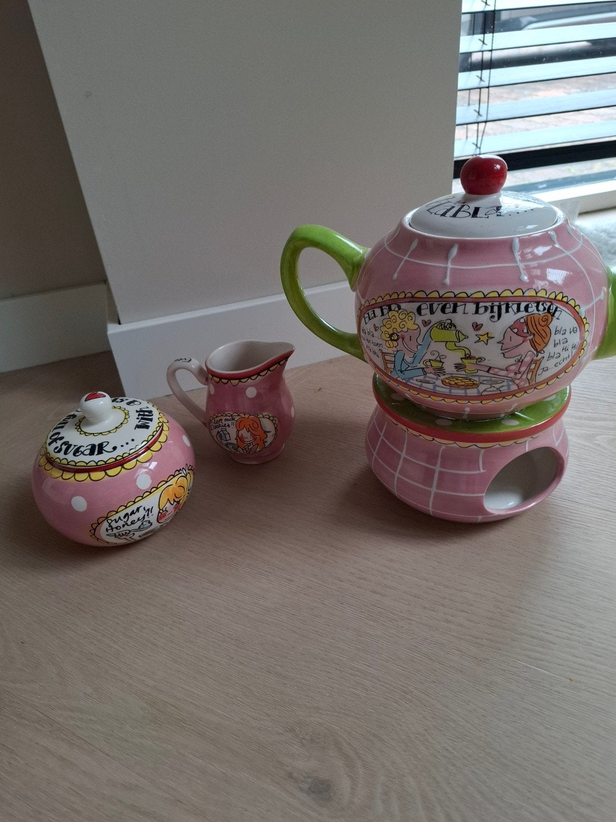 Blond Amsterdam theepot met theelicht, suikerpot en melkkan, Ophalen
