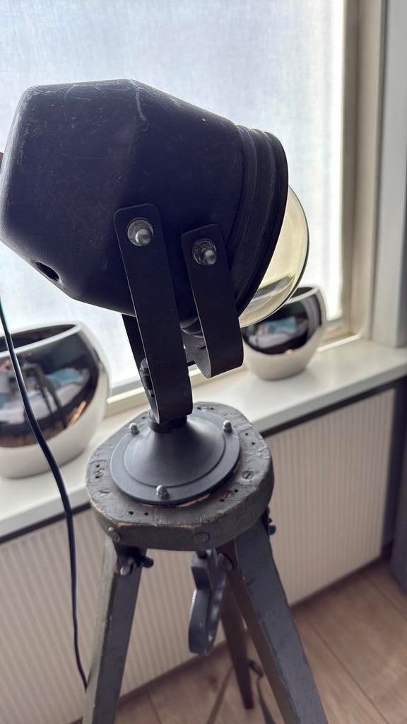 Lamp op militaire landmeter gemaakt retro, Antiek en Kunst, Antiek | Lampen, Ophalen