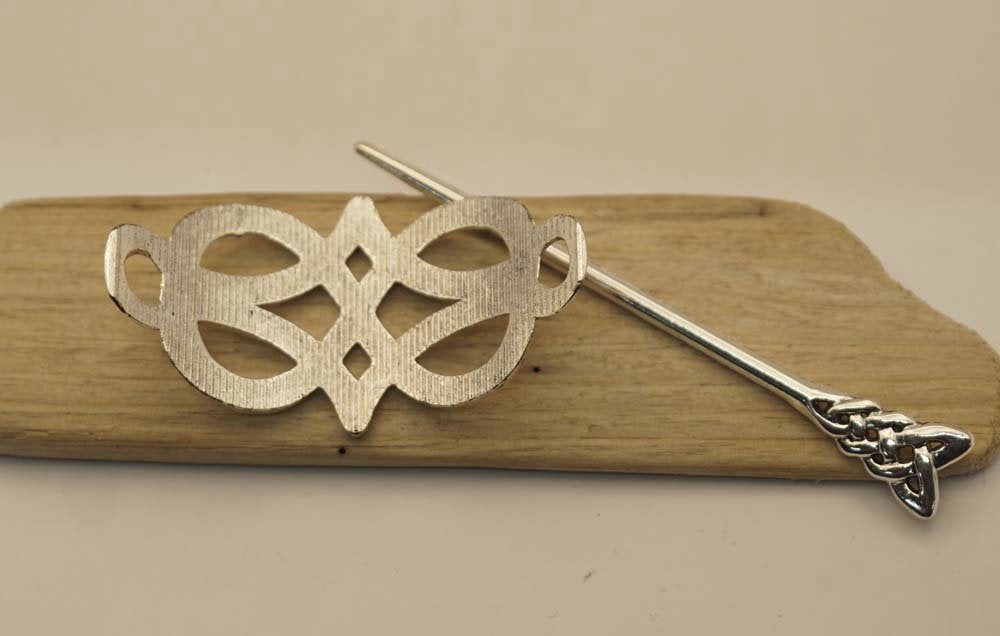 Zilveren haarspeld + stok van een eeuwige knoop, Importeur :  Riemen bretels, Marktplaats@riemen-bretels.nl, Haarspeld, Verzenden