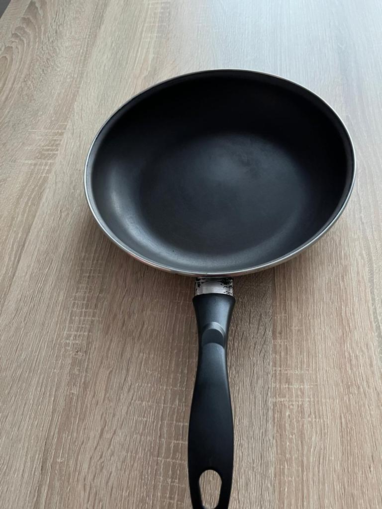 braadpan  28 cm . ( brief geld van het alleen, Ophalen of Verzenden, Zo goed als nieuw, Gietijzer, Koekenpan of Braadpan