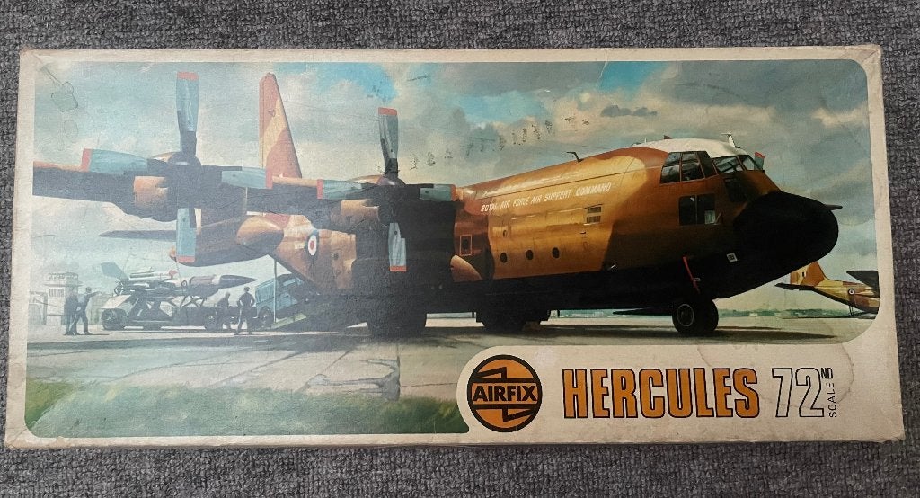 C130 Hercules, oud model, Overige merken, 1:72 tot 1:144, Ophalen of Verzenden, Zo goed als nieuw