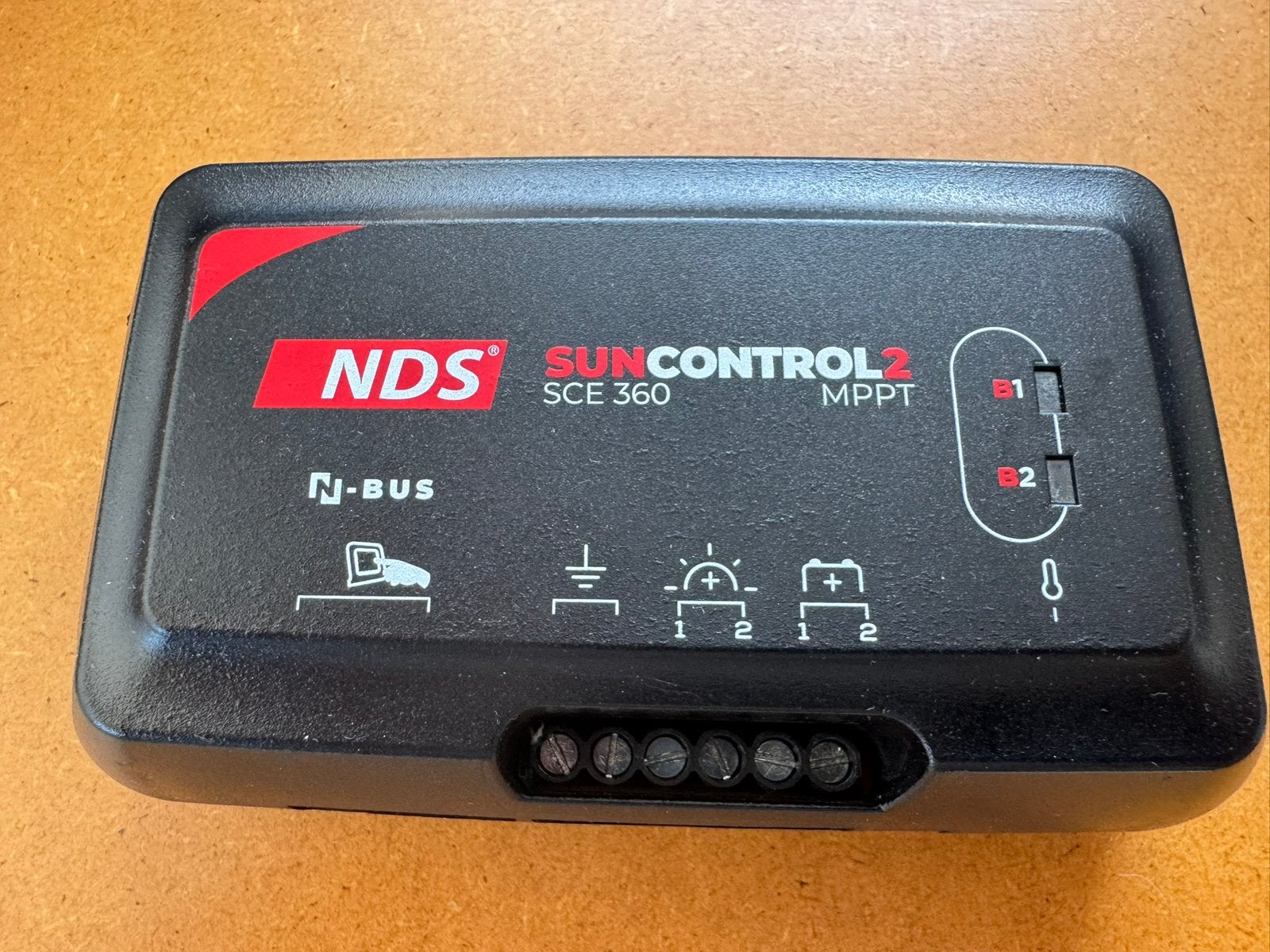 NDS MPPT Suncontrol SCE360, Ophalen of Verzenden, Zo goed als nieuw