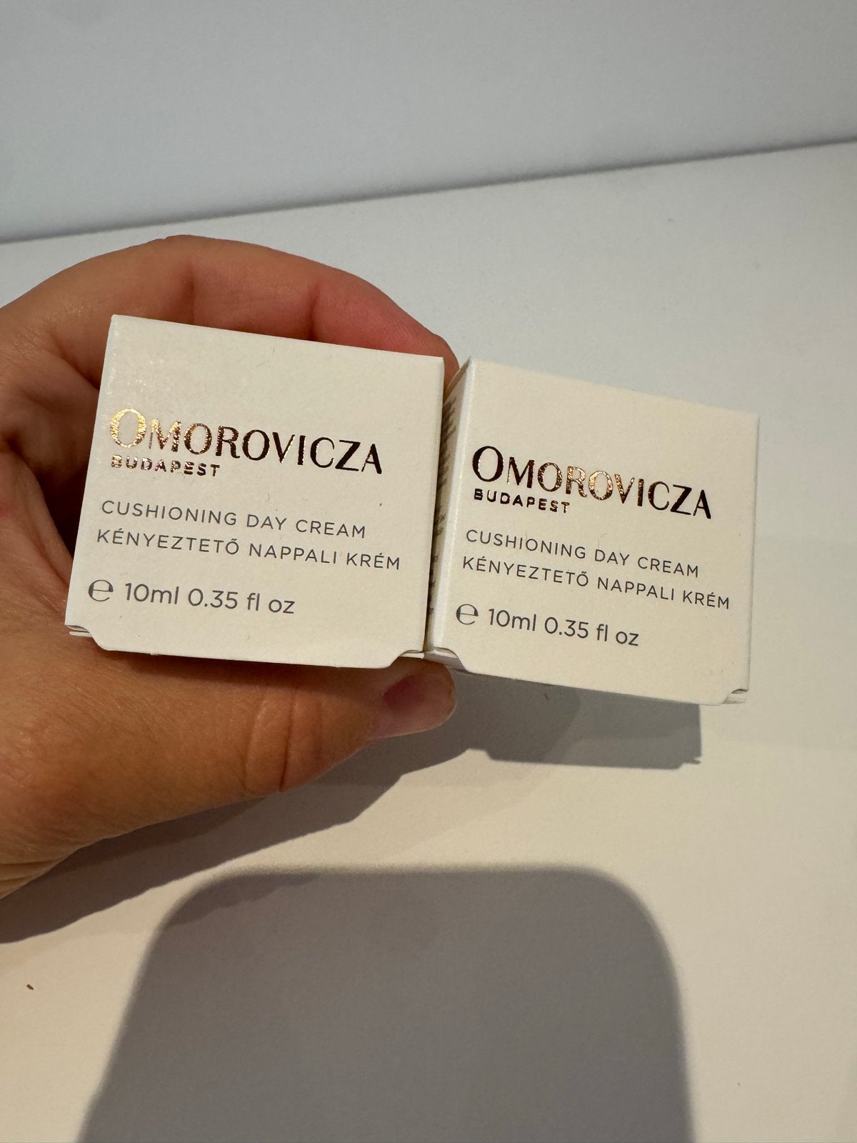 Omorovicza Cushioning Day Cream - 2x10ml Nieuw, Ophalen of Verzenden, Nieuw, Gehele gezicht, Verzorging