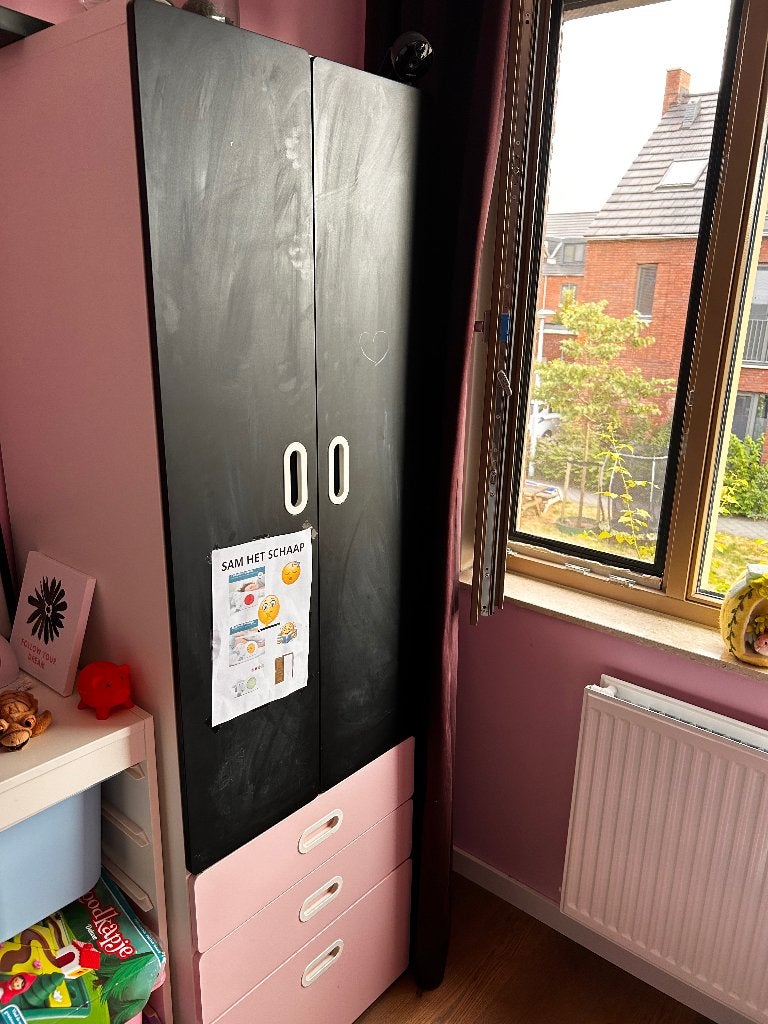 IKEA kinderkledingkast roze-wit met krijt, Ophalen, Gebruikt, 105 cm of meer, Minder dan 50 cm