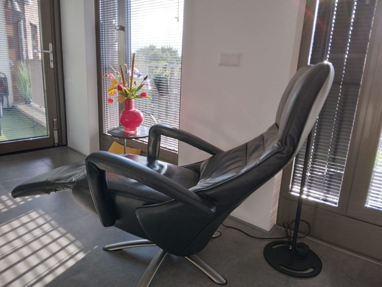 Comfortabele elektrische relaxstoel - Zwart leer, Gebruikt, Zwart, Leer, Ophalen of Verzenden