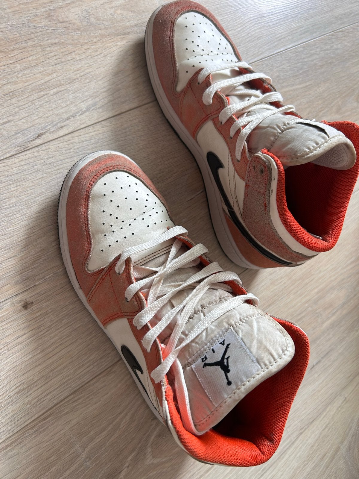 Nike Air Jordans Maat 39 - Gebruikt maar Goed, Kleding | Dames, Ophalen of Verzenden, Gedragen, Overige kleuren, Sneakers of Gympen
