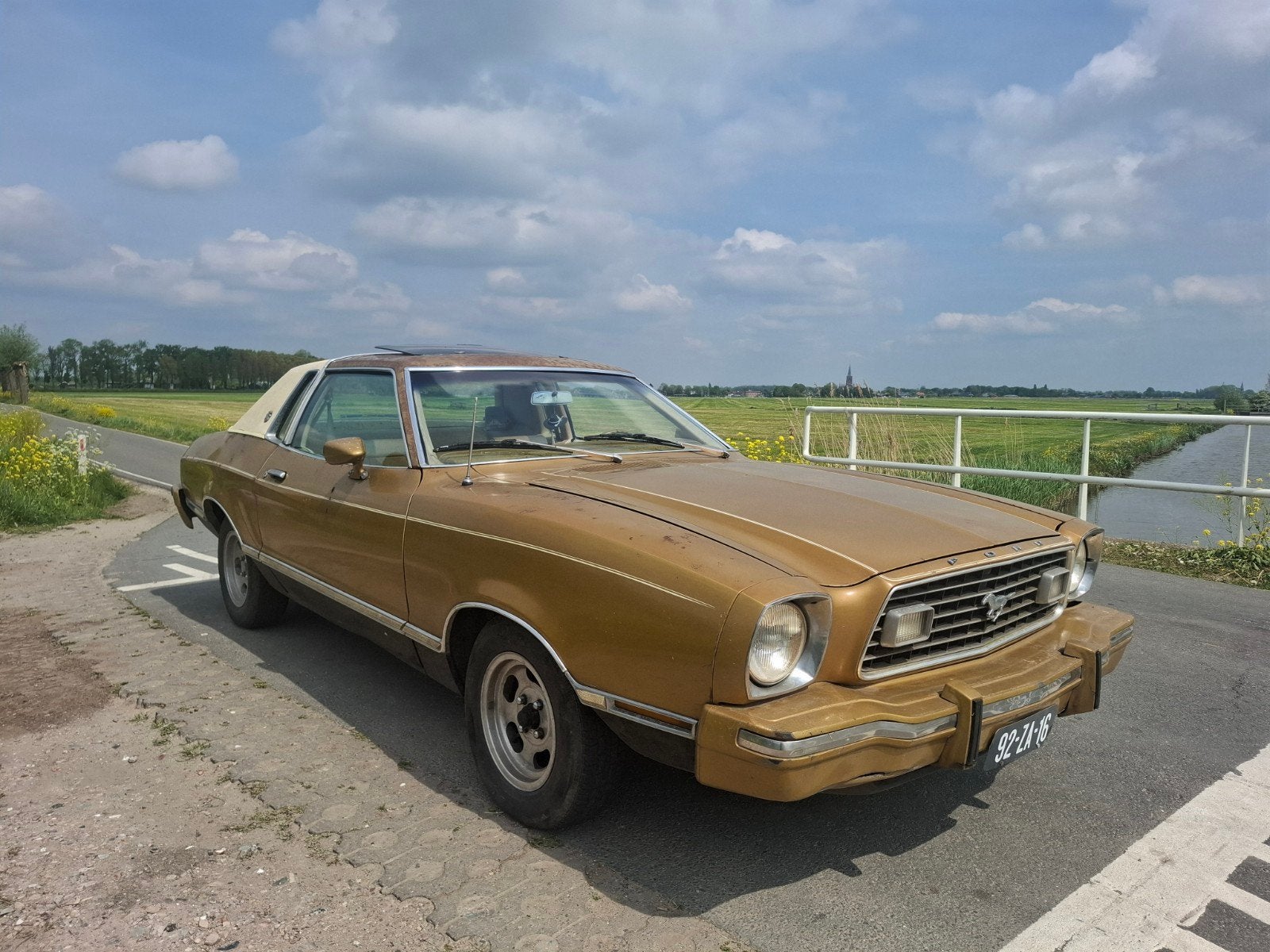 Ford Mustang 4.9 Ghia II AUT 1977 Bruin, Auto's, Oldtimers, Automaat, Achterwielaandrijving, 5000 cc, Leder en Stof
