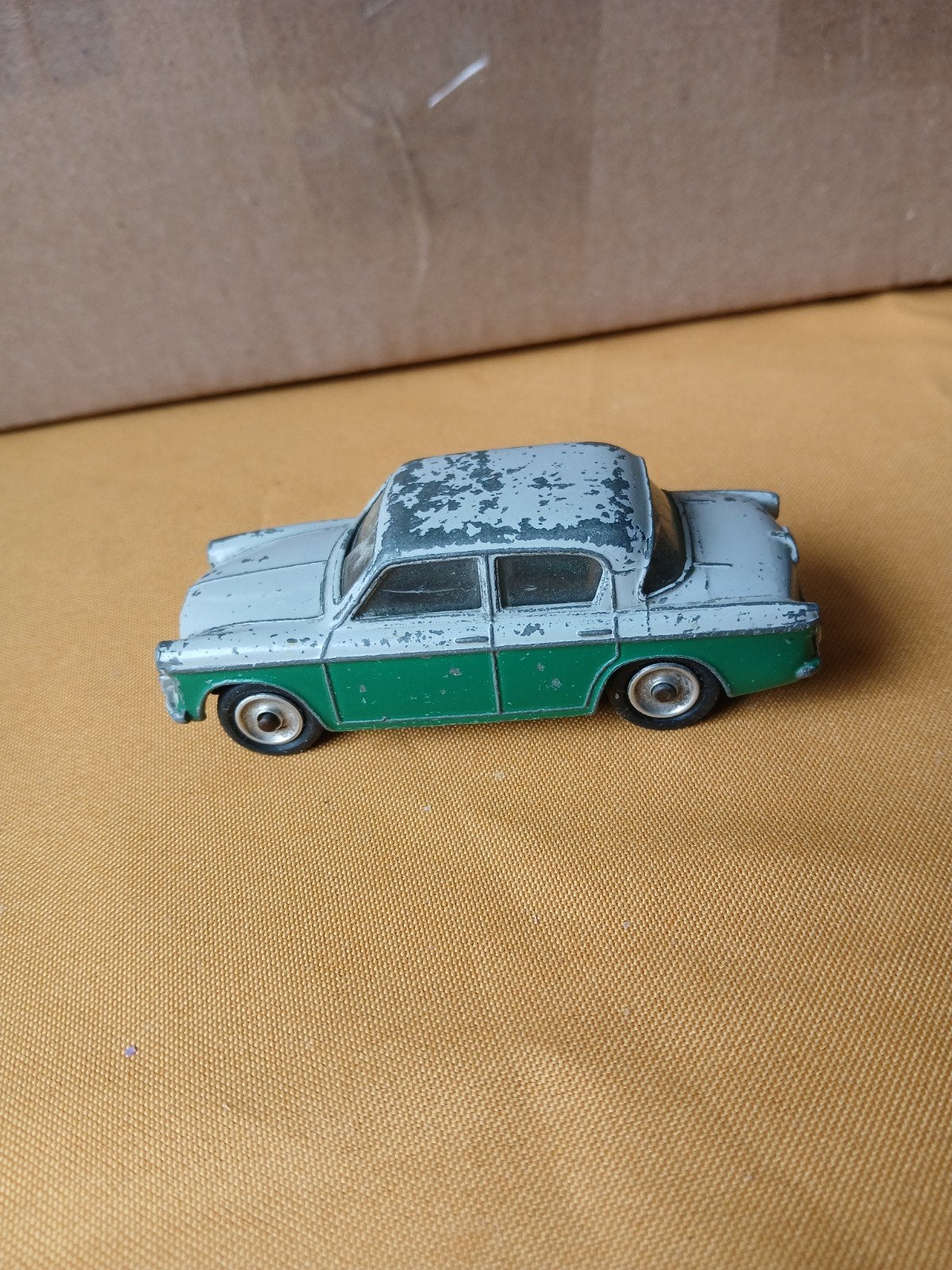 Singer Gazelle. Dinky toys 168, ruitschade, Ophalen of Verzenden, Gebruikt, Auto, Dinky Toys