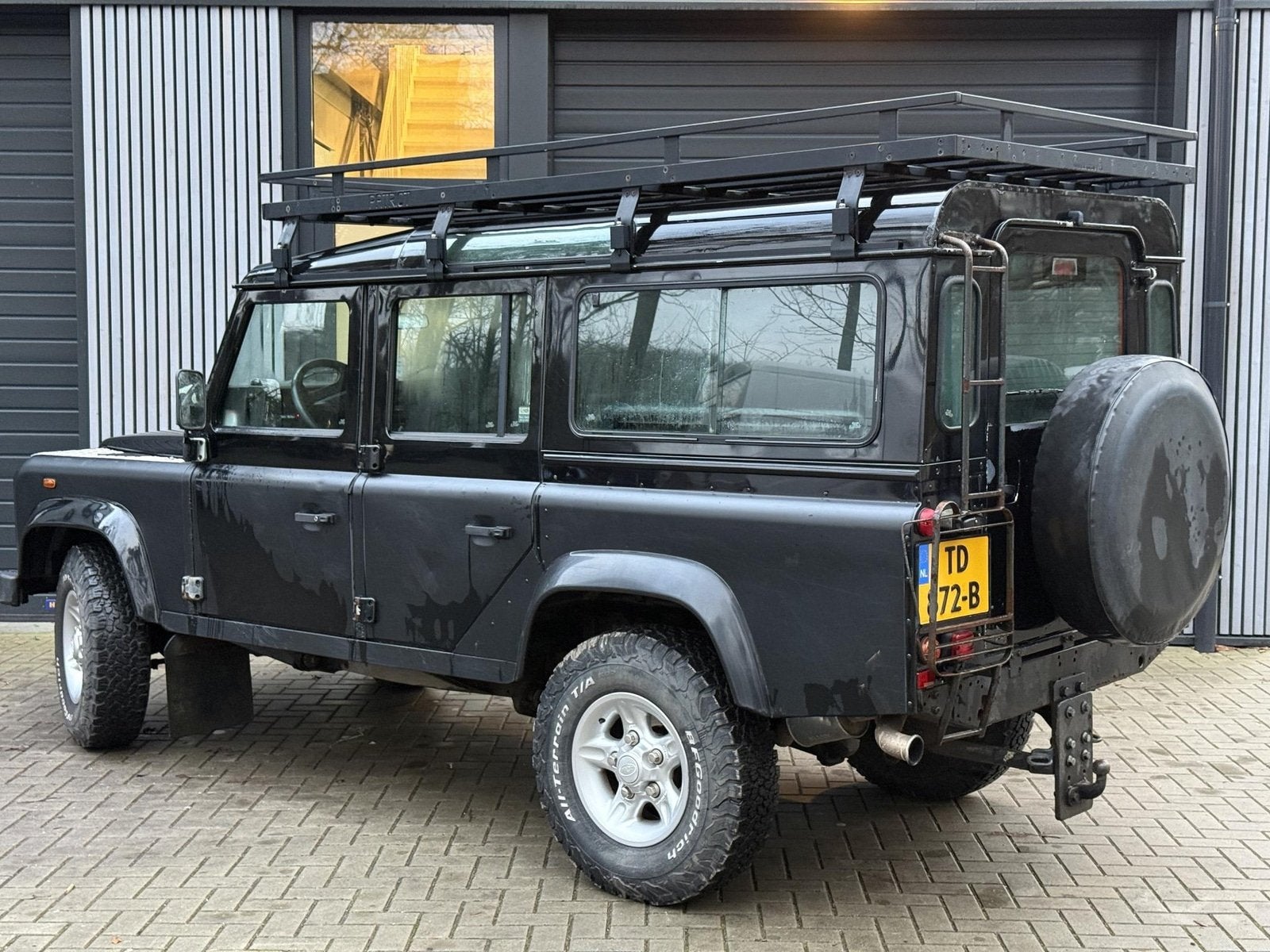 Land Rover Defender 2.5 110 Td5 County (bj 2000), foto 6