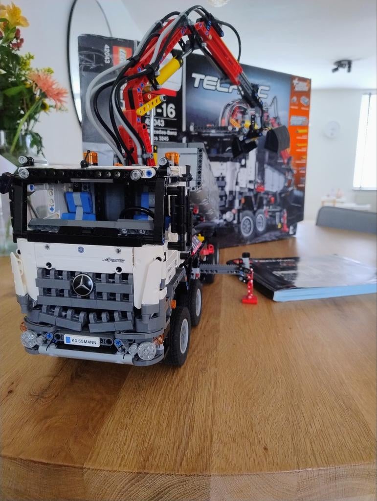 Lego Technic Mercedes Benz arocs 3245, Kinderen en Baby's, Speelgoed | Duplo en Lego, Compleet, Lego, Ophalen of Verzenden, Zo goed als nieuw