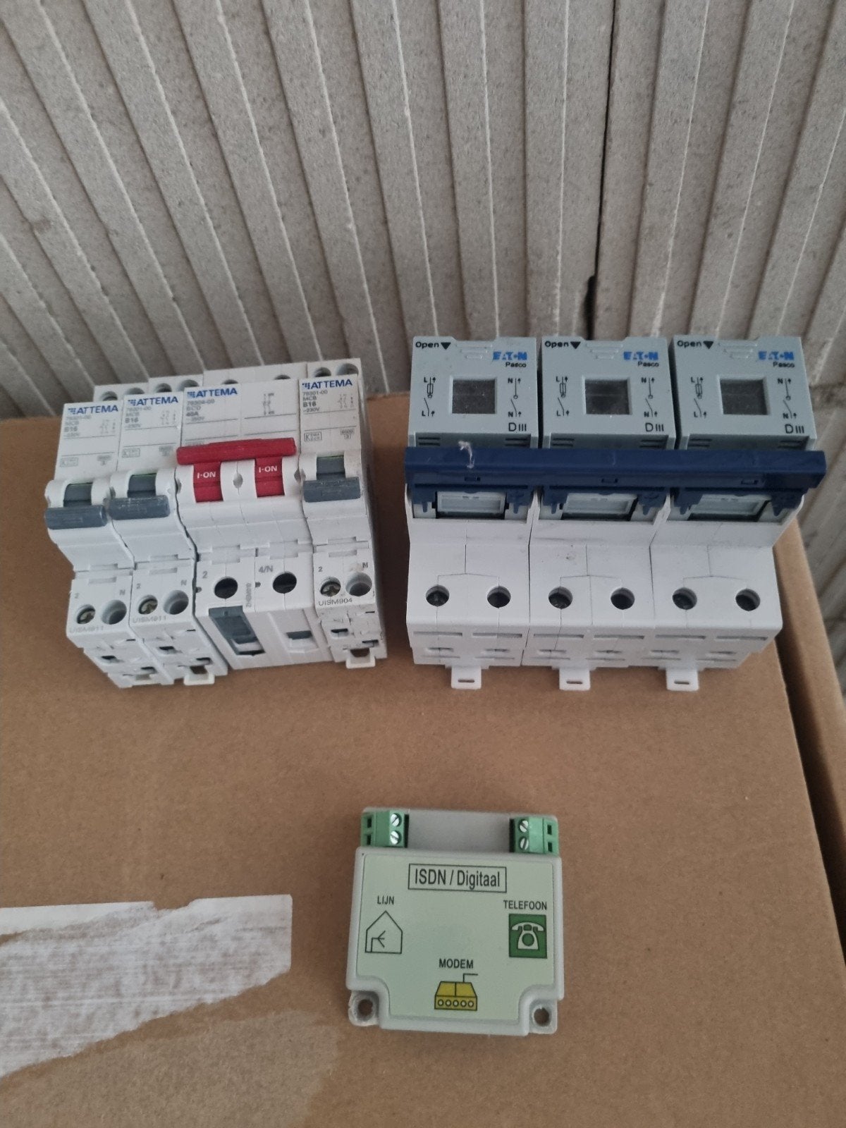 Diverse elektrische componenten: Attema, Eaton, Siemens, Ophalen