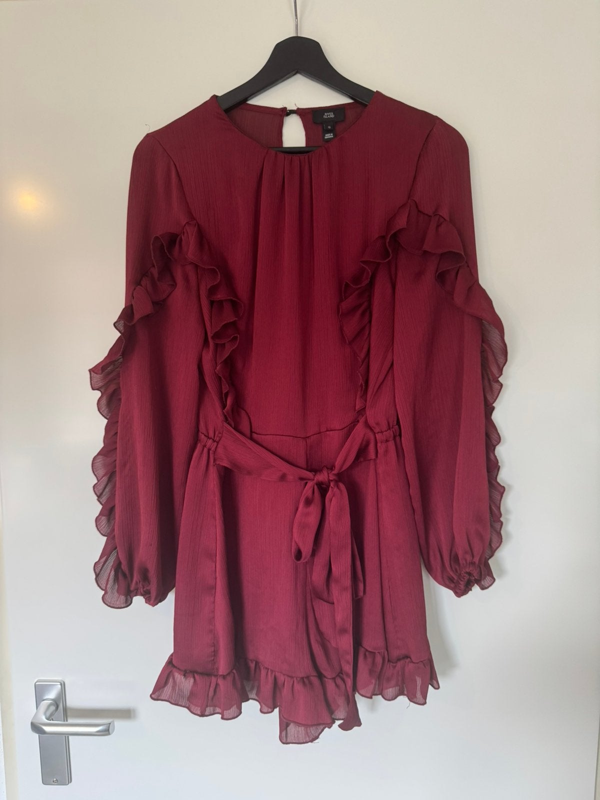 Bordeaux rode playsuit. River island maat 10 / 38, Ophalen of Verzenden, Zo goed als nieuw, Maat 38/40 (M), Rood