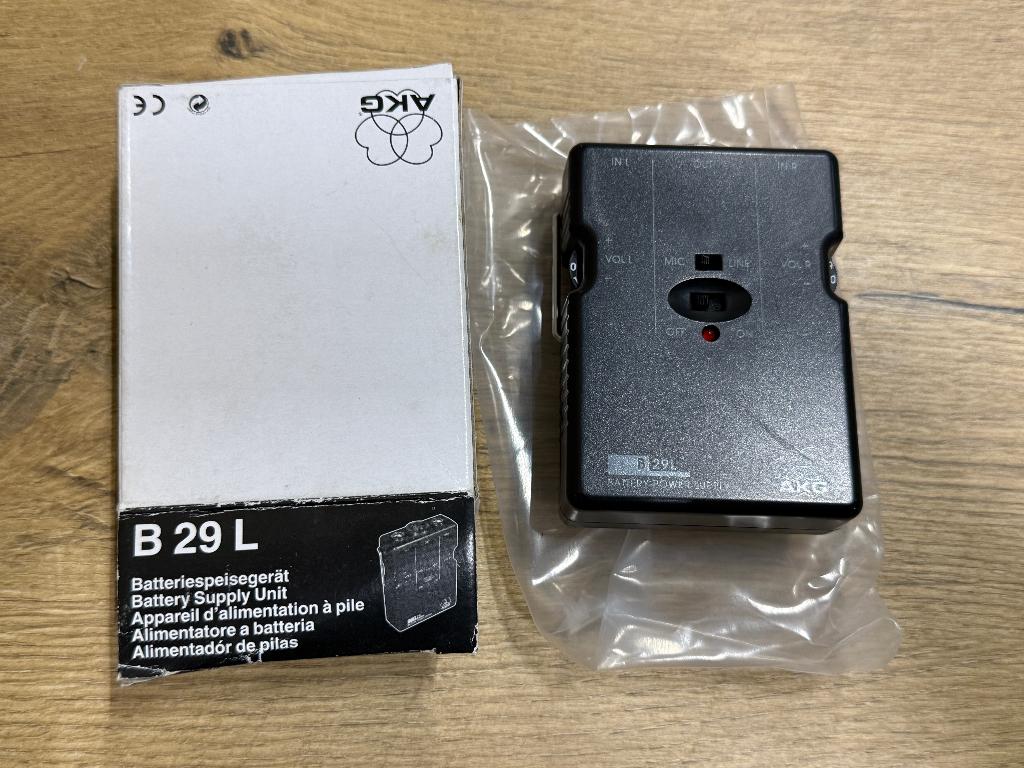 AKG B29L battery power supply, Muziek en Instrumenten, Microfoons, Ophalen of Verzenden, Gebruikt, Overige typen