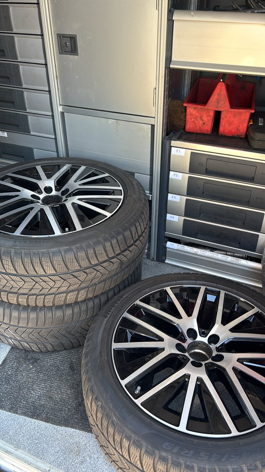 Mercedes 19 inch velgen met Pirelli runflat winterbanden, Banden en Velgen, Winterbanden, Personenwagen, Ophalen