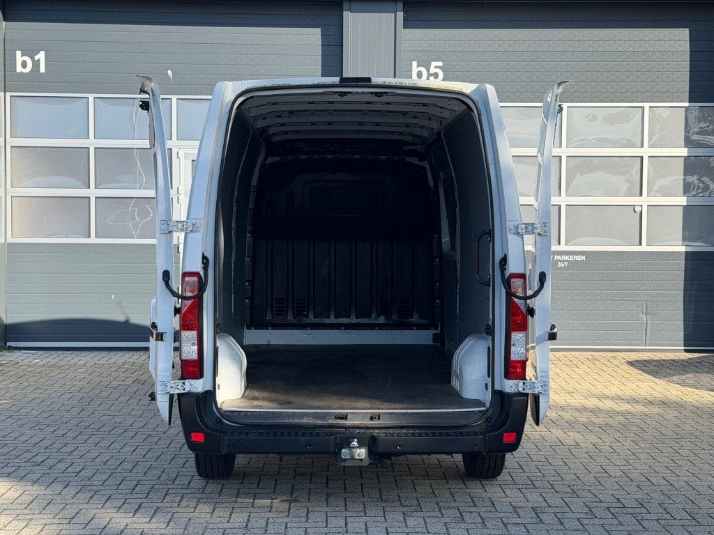 Opel MOVANO 2.3 Turbo 135PK L3H2 / 2500kg Trekhaak / Navi /, Voorwielaandrijving, 136 pk, 4 cilinders, Electronic Stability Program (ESP)