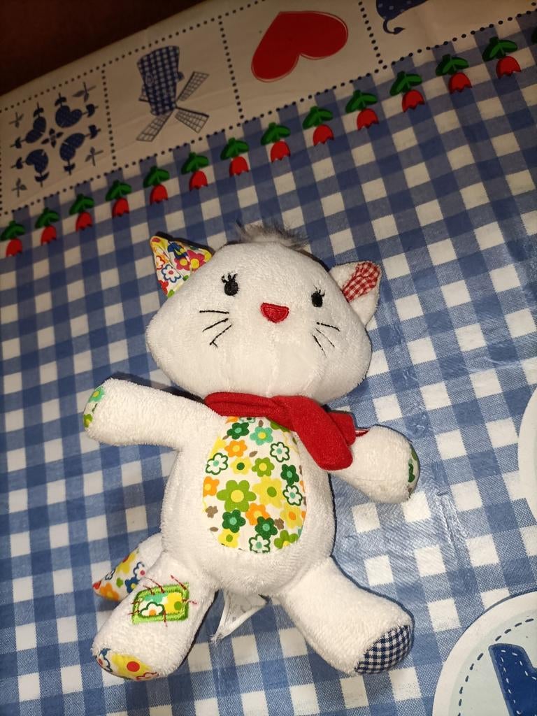 Blokker witte kat knuffel 17 cm groot, Ophalen of Verzenden, Zo goed als nieuw