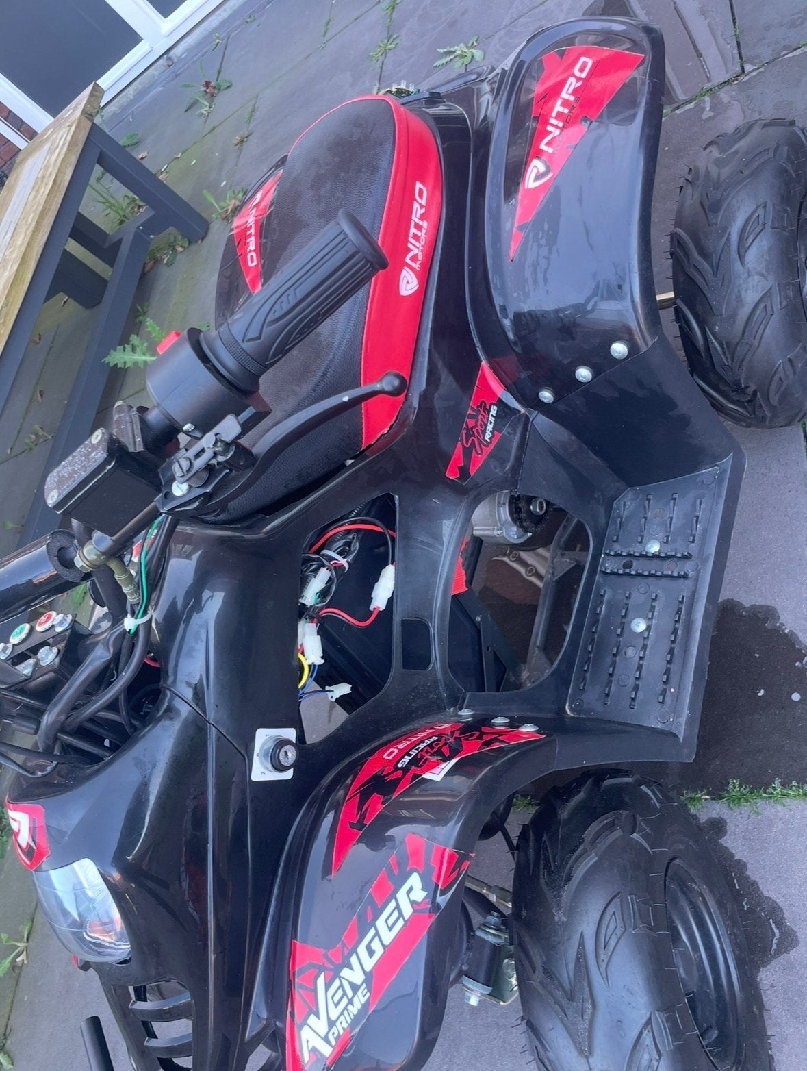 Nitro Avenger Prime Quad - Zwart/Rood, Ophalen