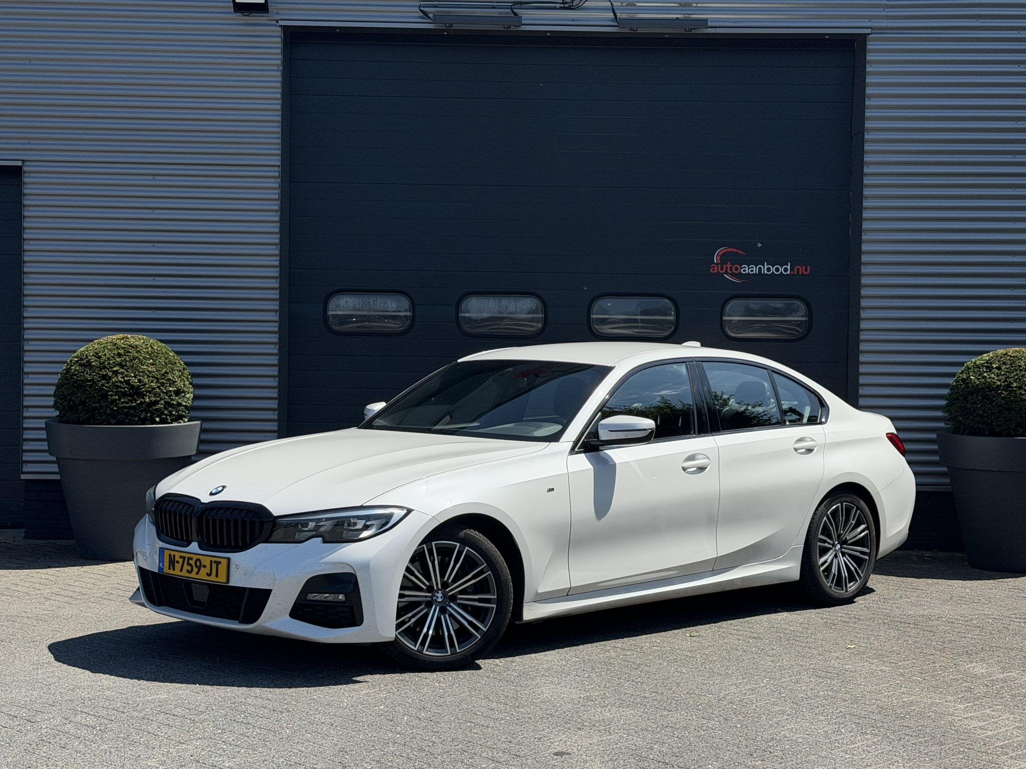 BMW 3-serie 330i High Executive M-Sport | Navigatie | Climat, Auto's, Automaat, 1998 cc, Achterwielaandrijving, Gebruikt