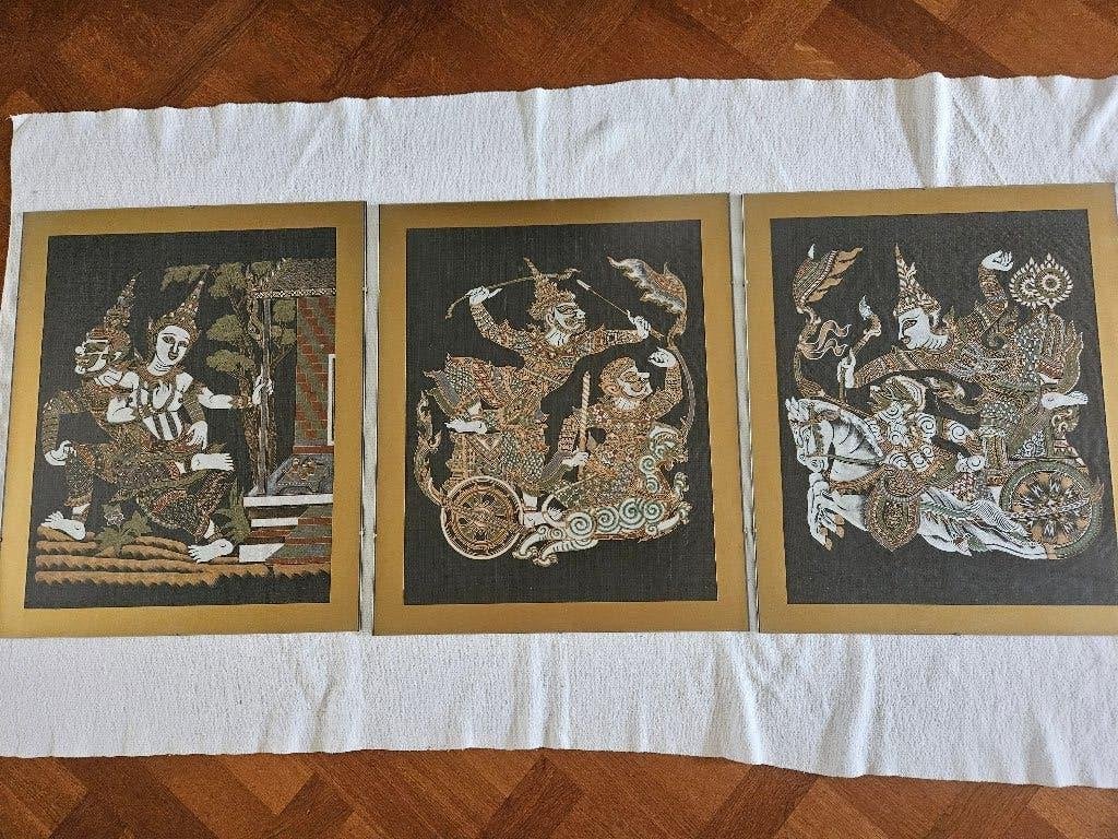 3 ingelijste taferelen op katoen uit RAMAYANA, Oosters, Decoratieobject, Ophalen of Verzenden, Zo goed als nieuw