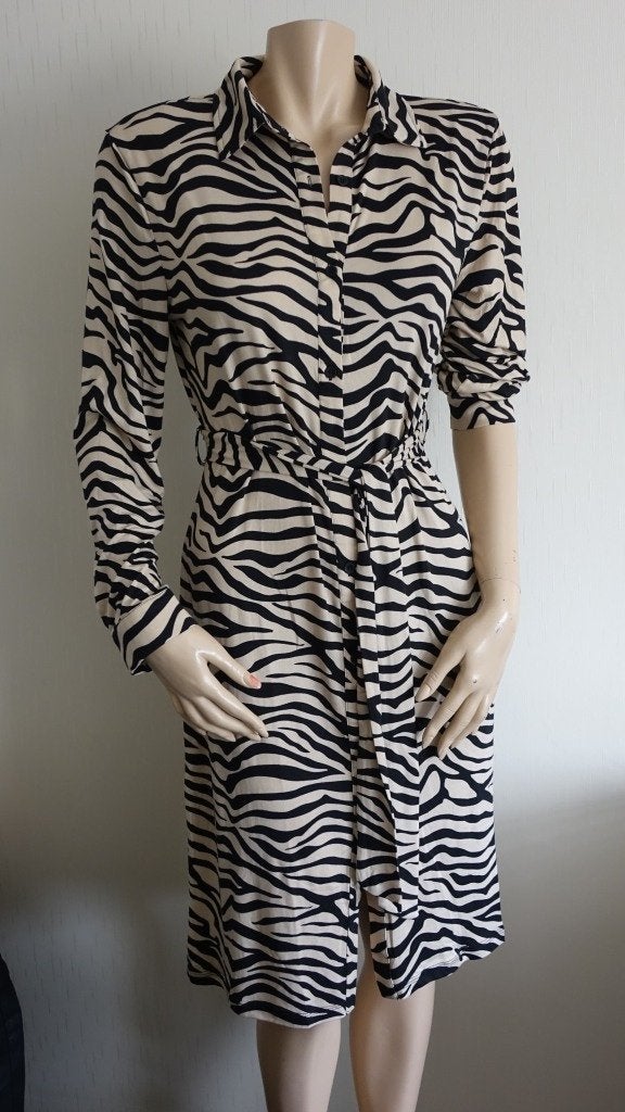nieuw stretch MOOIJ zebra jurkje, Nieuw, Knielengte, Maat 36 (S), MOOIJ