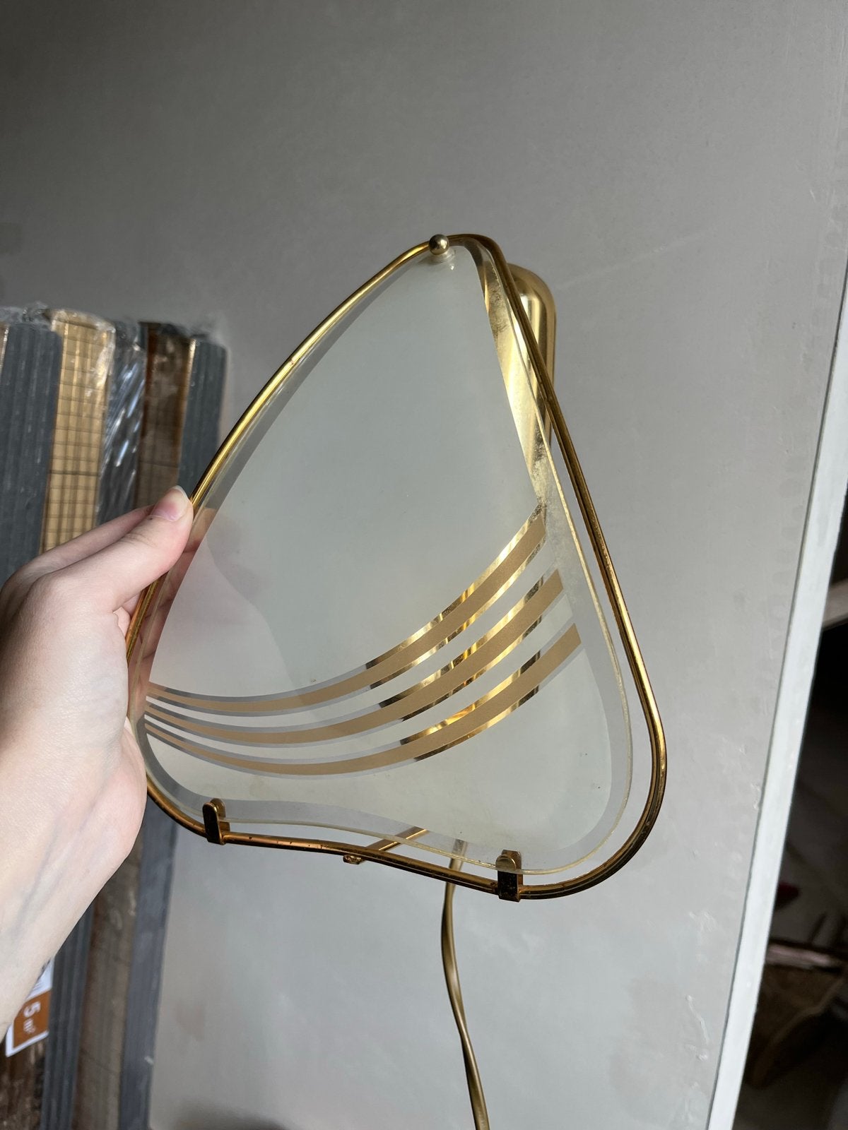 Vintage messing regency wandlamp met glazen kapje, Ophalen