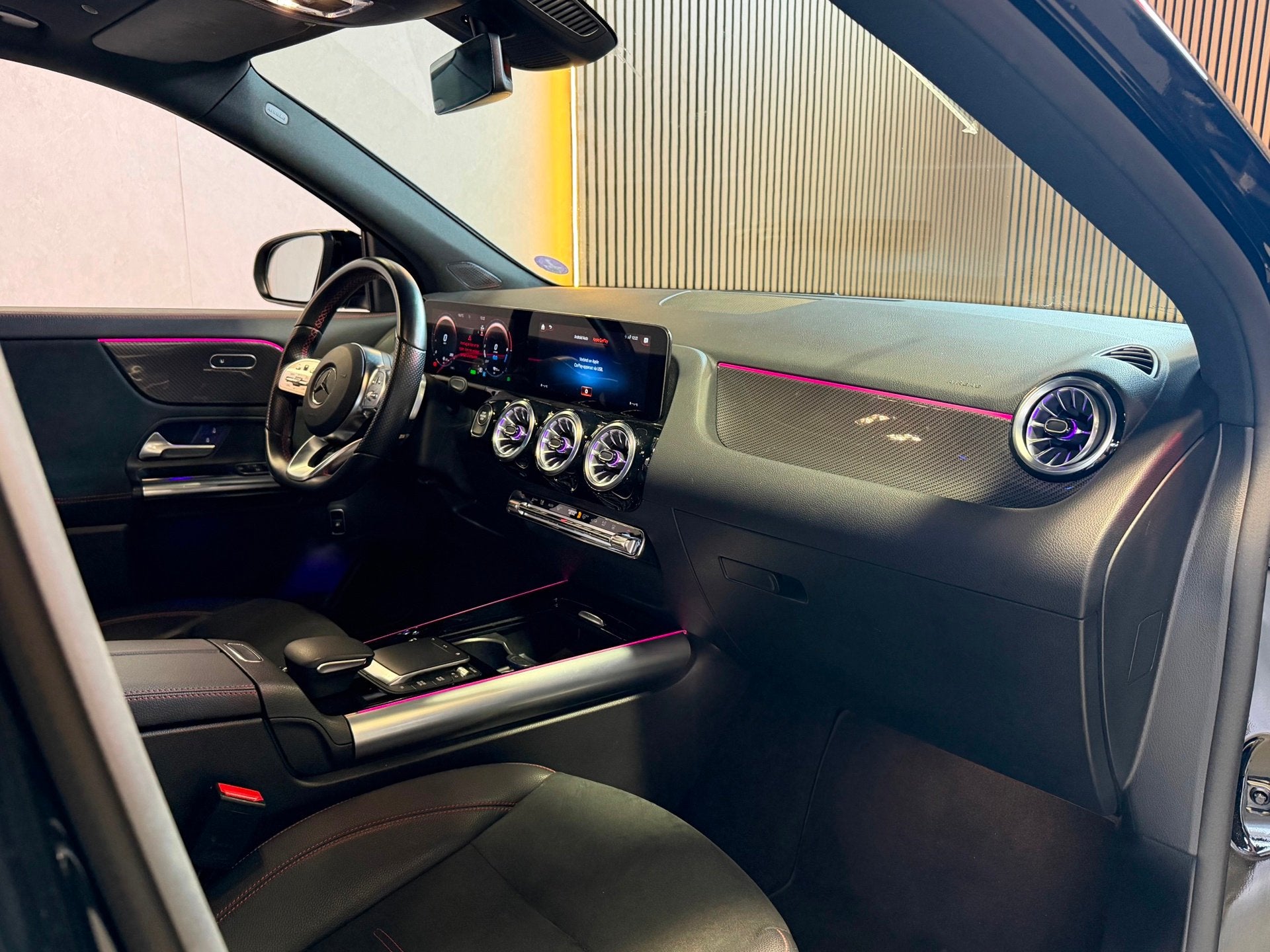 Mercedes-Benz GLA-klasse 250 e AMG Line Pano|Keyl|Cam|Sfeer, Auto's, Dealer onderhouden, 77 km/l, Gebruikt, Zwart