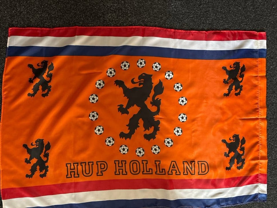 Nedelandse voetbal vlag zonder stok, Ophalen of Verzenden, Nieuw