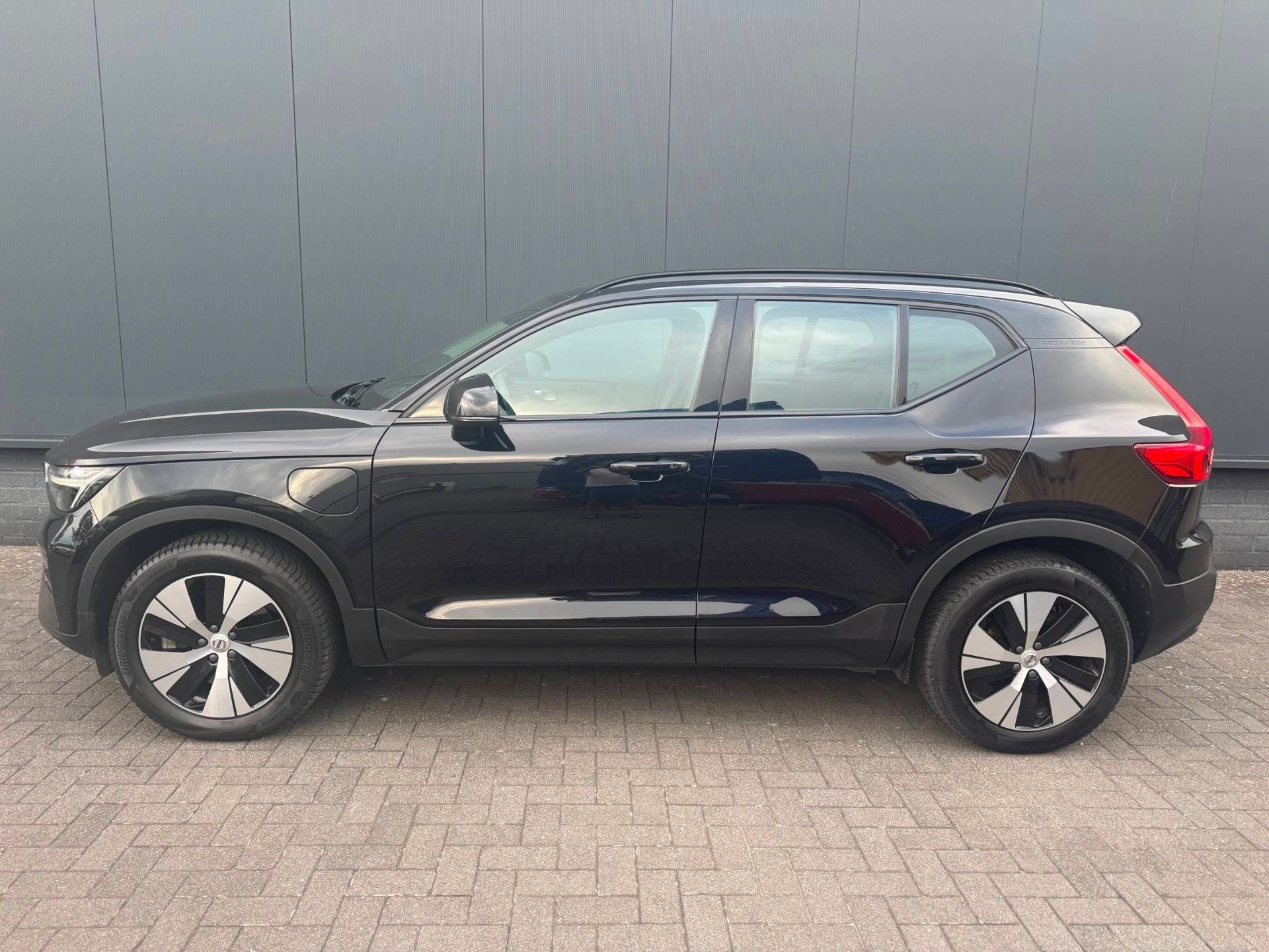 Volvo XC40 1.5 T4 PHEV/1e eig/Trekhaak/incl. BTW!, Gebruikt, Zwart, Zwart, Leder