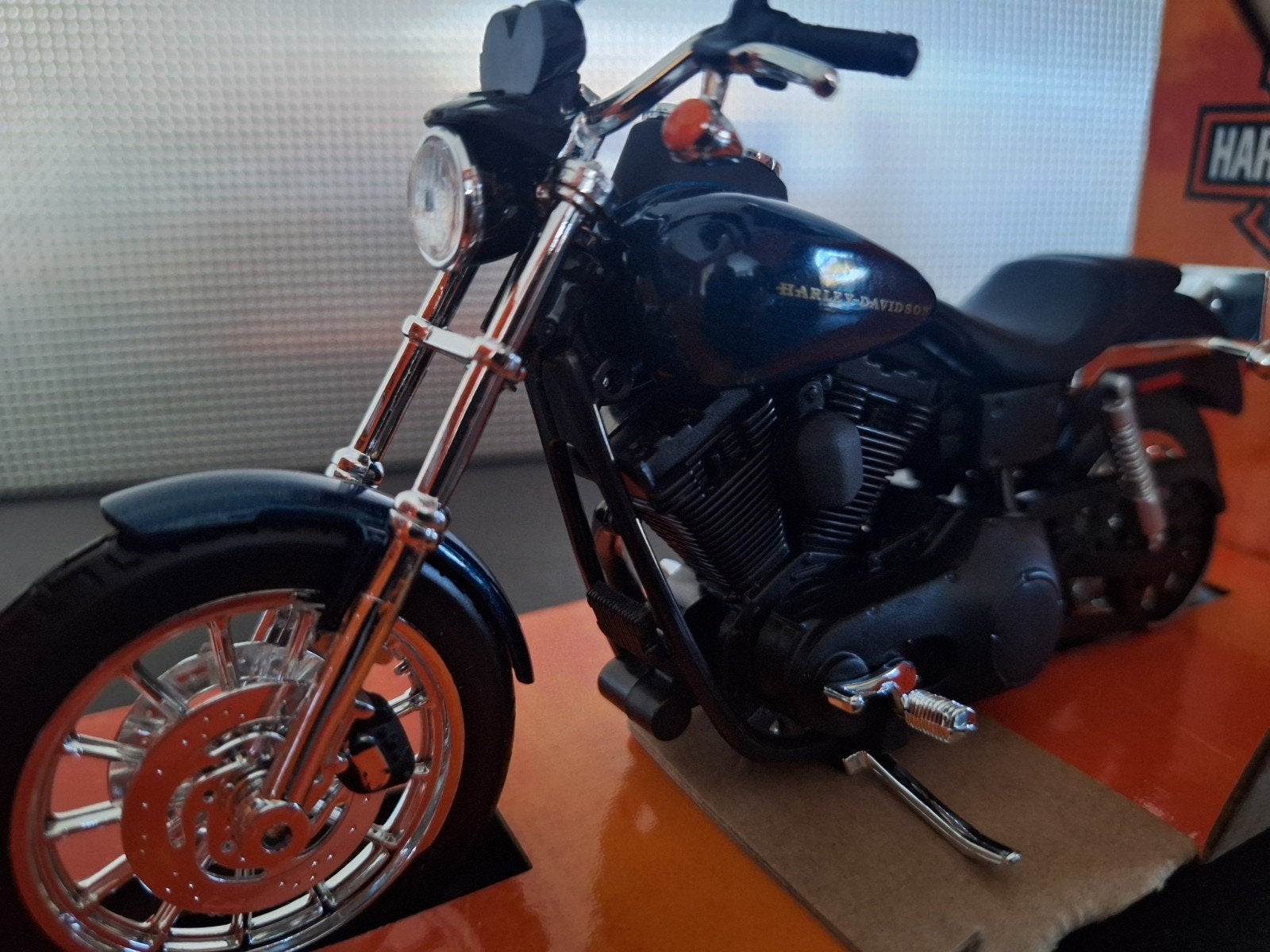 Harley-Davidson Dyna Super Glide Sport 2004 Schaal 1:12, Auto, Nieuw, Ophalen of Verzenden, Maisto