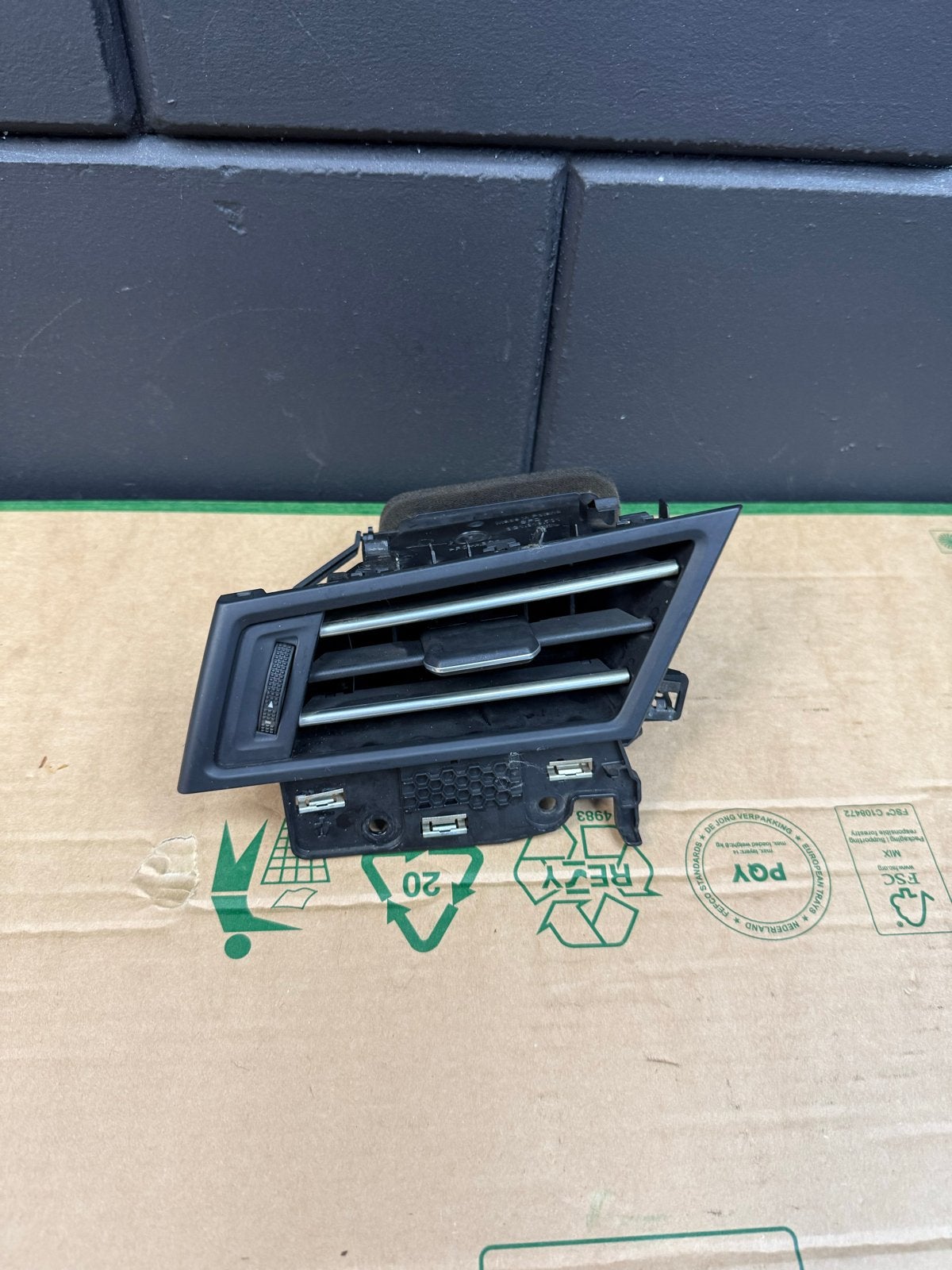 Volkswagen Passat B8 Luchtuitstroomrooster Links 3G1819701W, Ophalen of Verzenden, Gebruikt, Volkswagen