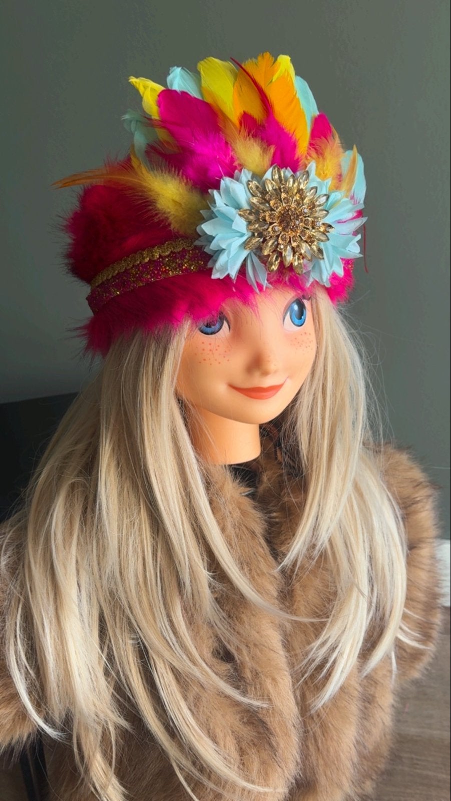 Bont haarband carnaval met elastiek achterzijde, Ophalen of Verzenden, Nieuw, Carnaval, Accessoires