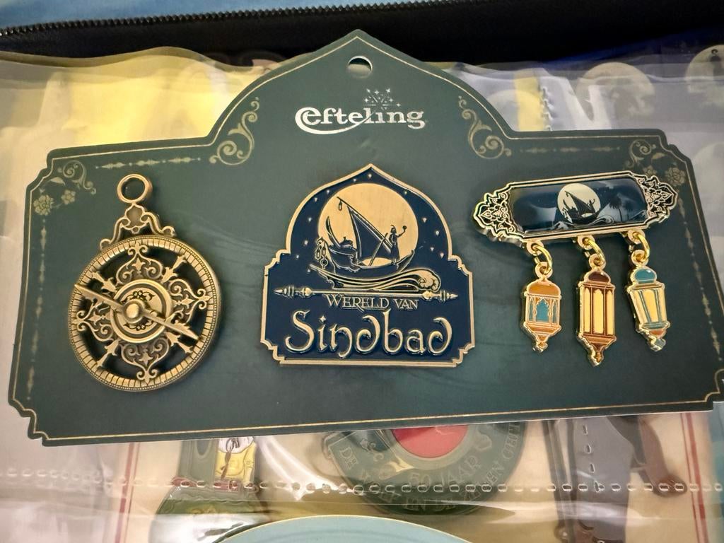 Efteling pin set de wereld van sindbad, Verzamelen, Efteling, Ophalen of Verzenden, Zo goed als nieuw, Button of Speldje