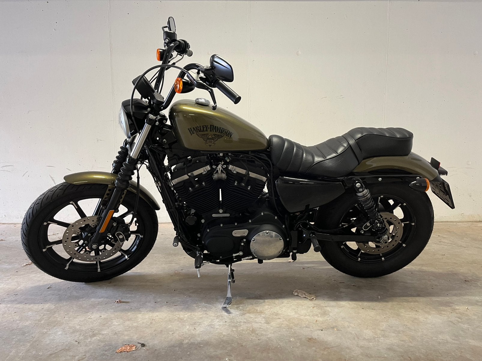 Harley-Davidson Sportster Iron 883 ABS – Olive Gold, Motoren, Motoren | Harley-Davidson, 2 cilinders, Particulier, Handgeschakeld