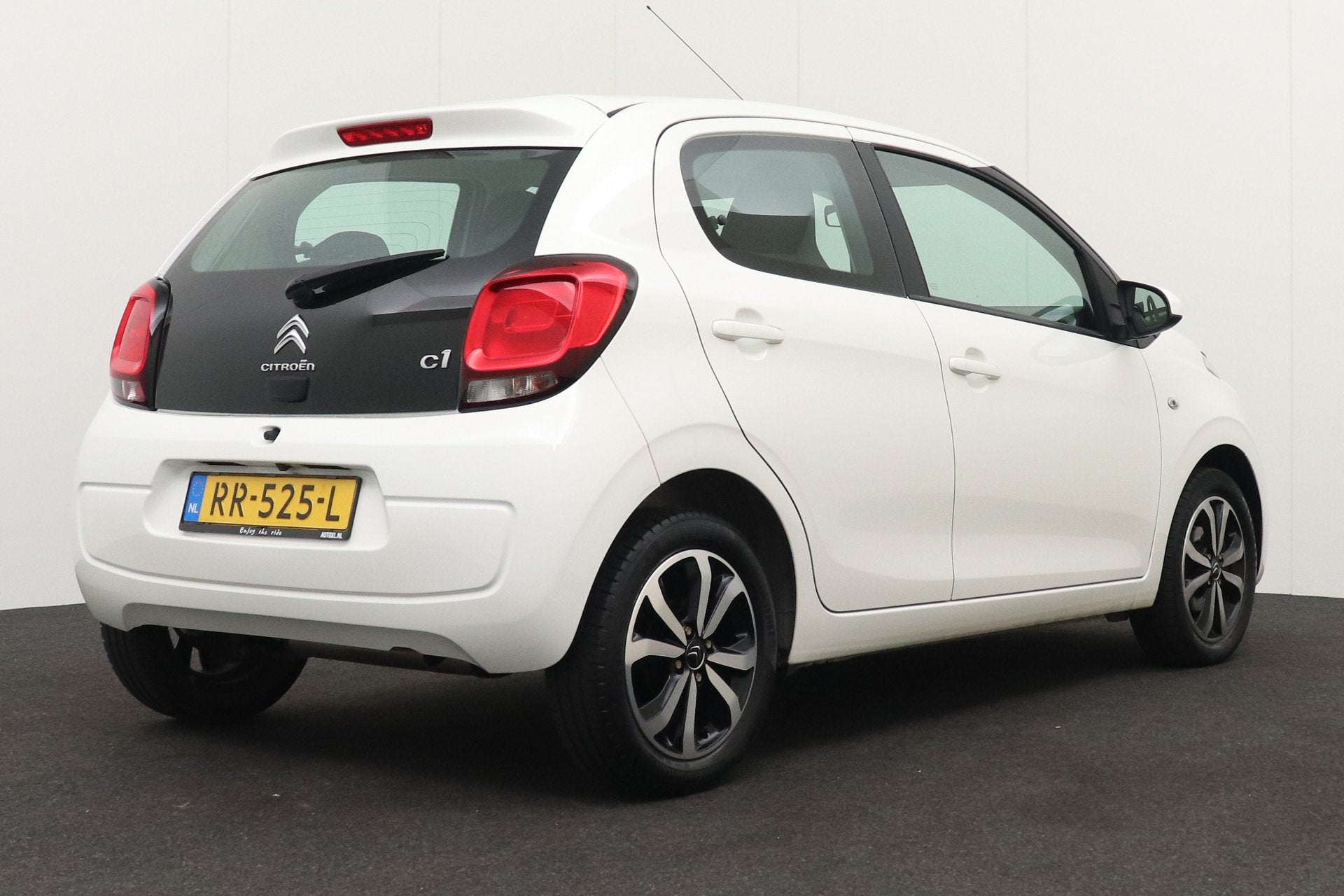 Citroën C1 1.0 VTi Aut. Shine Camera Bluetooth Multimediasc, Auto's, Dealer onderhouden, Stof, Gebruikt, 4 stoelen